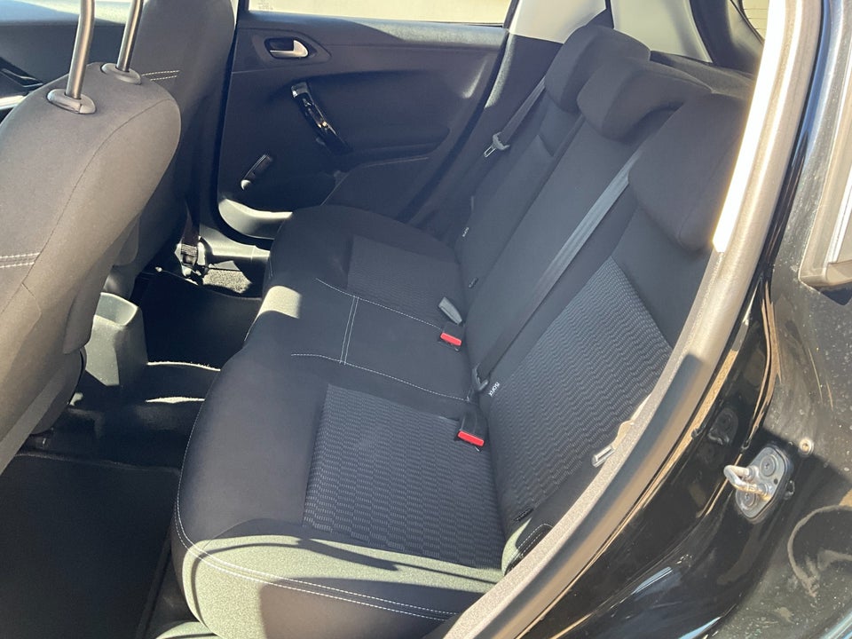 Peugeot 208 1,2 VTi 82 Active 5d