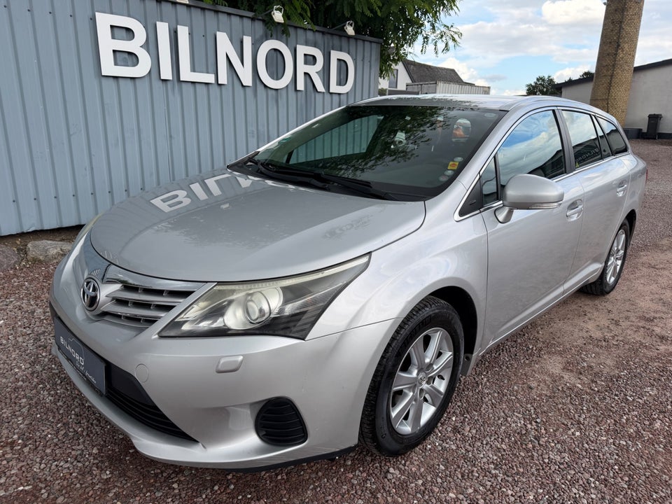 Toyota Avensis 1,6 VVT-i Limited stc. 5d