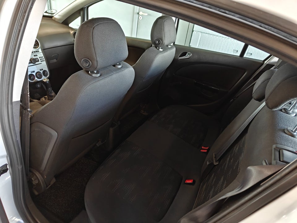 Opel Corsa 1,2 16V Cool 5d