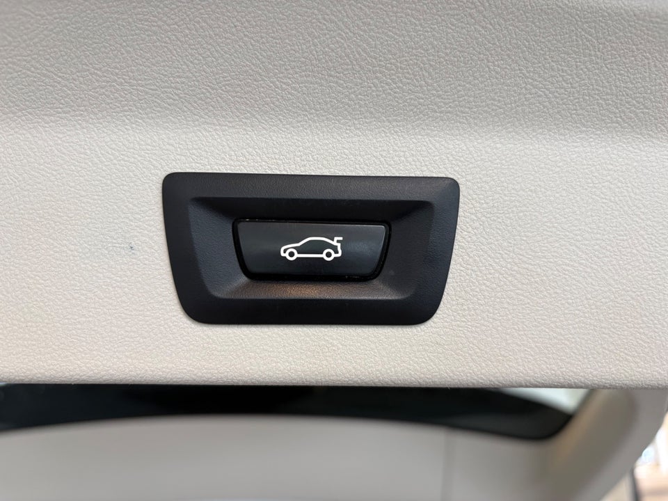 BMW iX3 Charged 5d