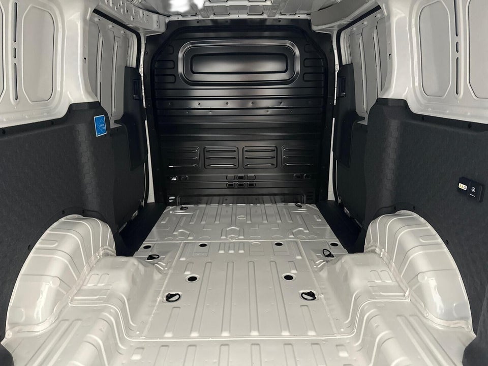 Kia PV5 71 Long Range Work Pro