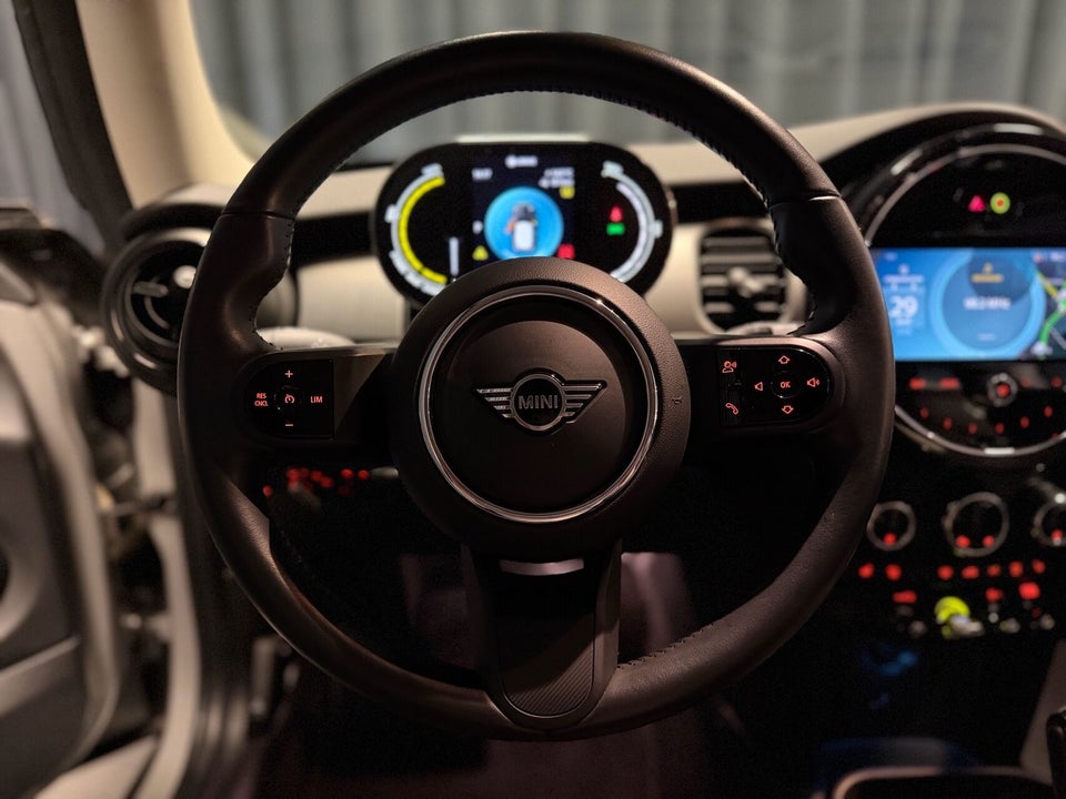 MINI Cooper SE Classic Trim 3d