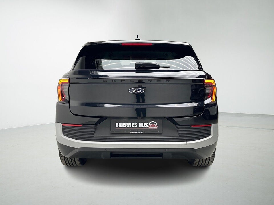 Ford Explorer 82 Premium Extended Range 5d