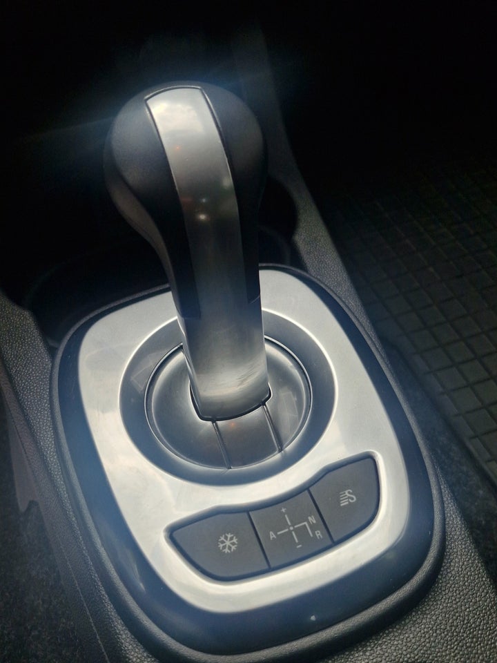 Opel Corsa 1,2 16V Cosmo aut. 5d
