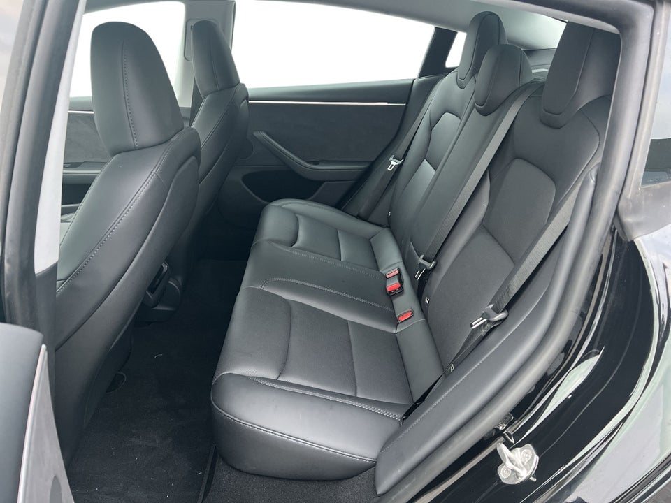 Tesla Model 3 Long Range AWD 4d