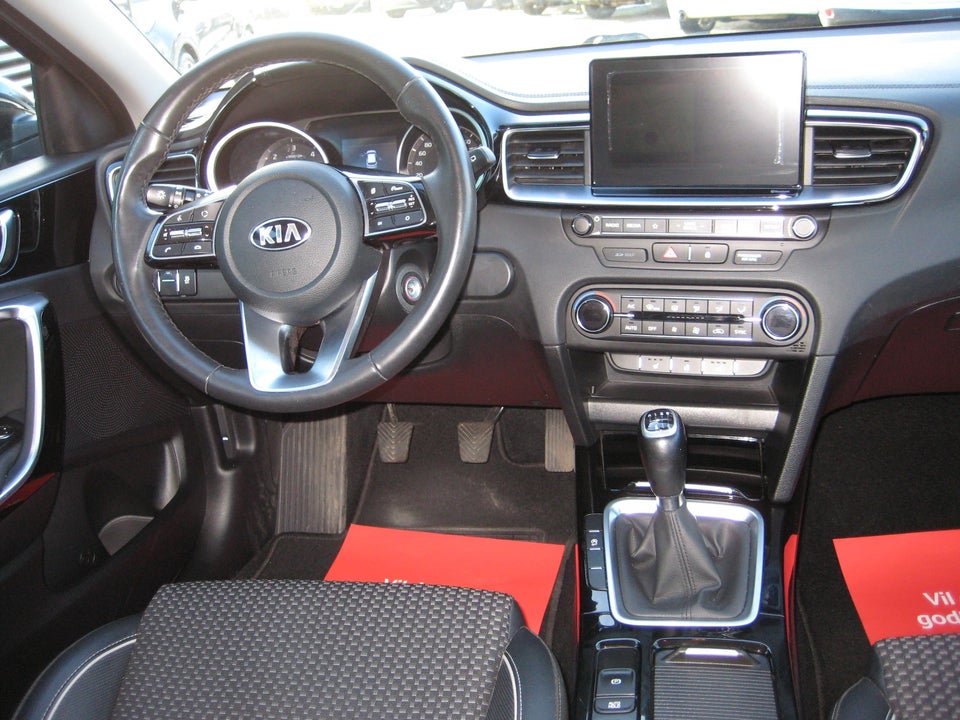 Kia Ceed 1,6 CRDi 136 Intro Edition SW 5d
