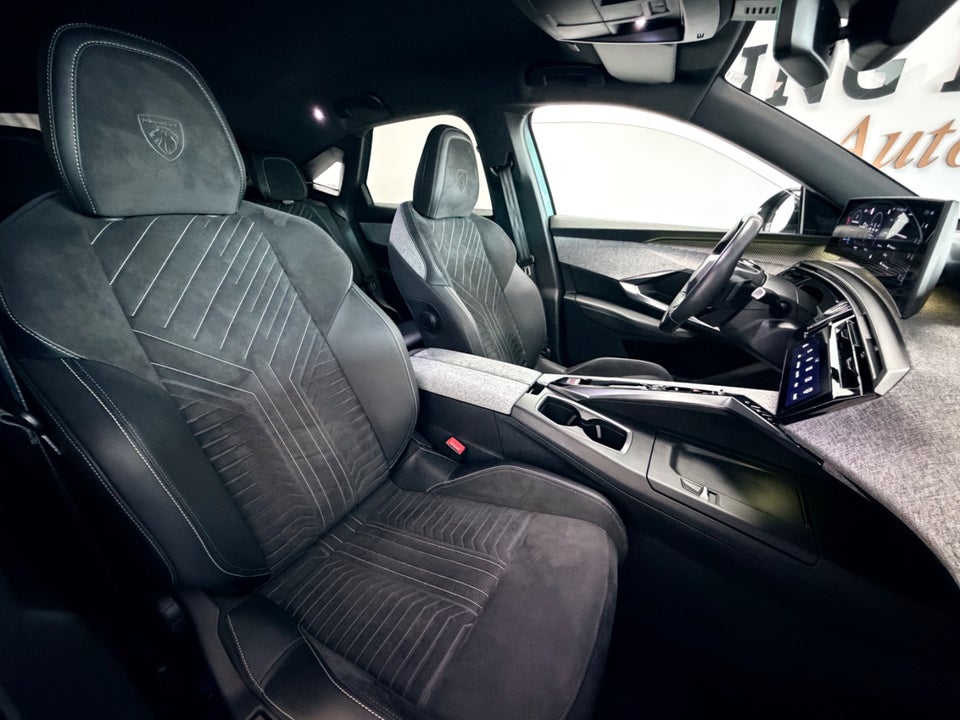 Peugeot e-3008 77 GT Pack 5d