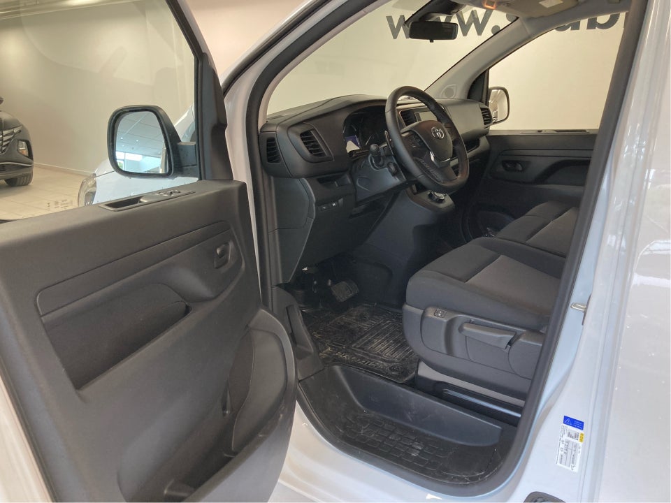 Toyota ProAce 2,0 D 144 Long Comfort Master aut. 4d