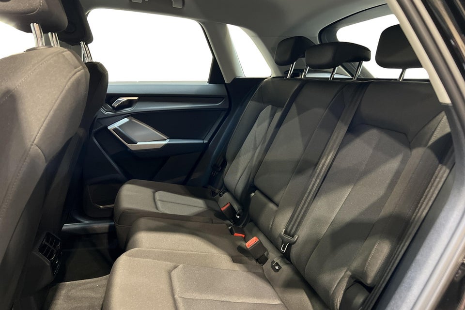 Audi Q3 45 TFSi e Attitude plus S-tr. 5d