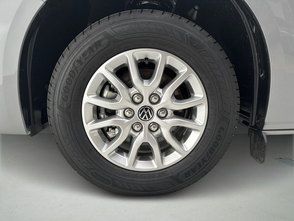 VW e-Caravelle 64 Style SWB