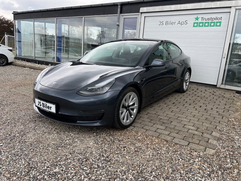 Tesla Model 3 Long Range AWD 4d