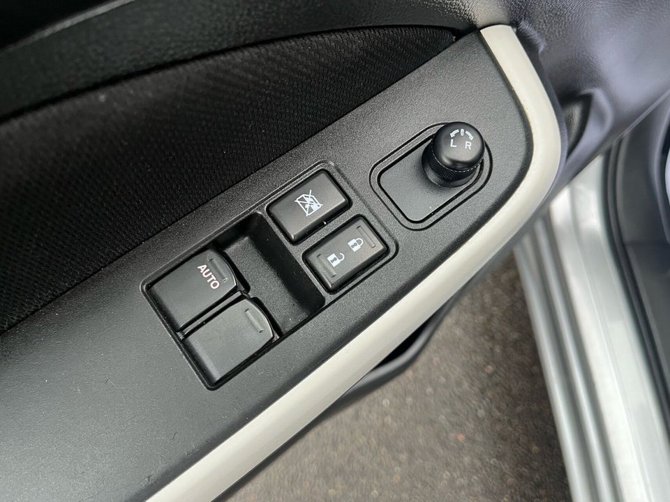 Suzuki Swift 1,2 Dualjet Club 5d