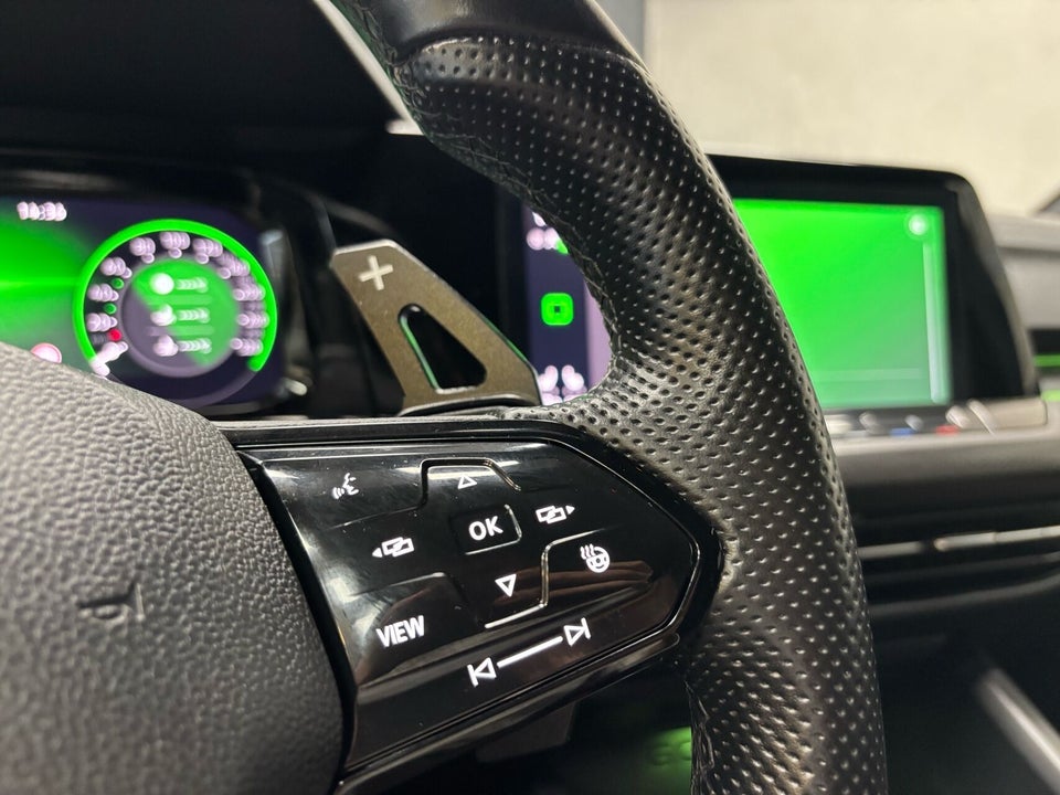 VW Golf VIII 1,4 GTE DSG 5d