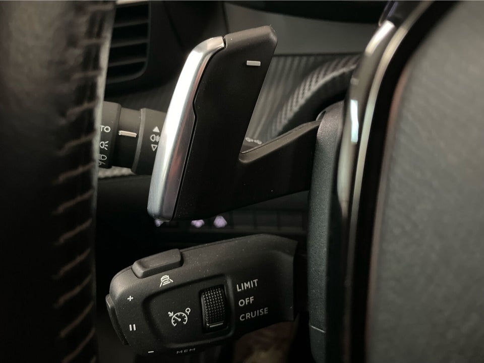 Peugeot 208 1,2 PureTech 100 Allure Sky EAT8 5d