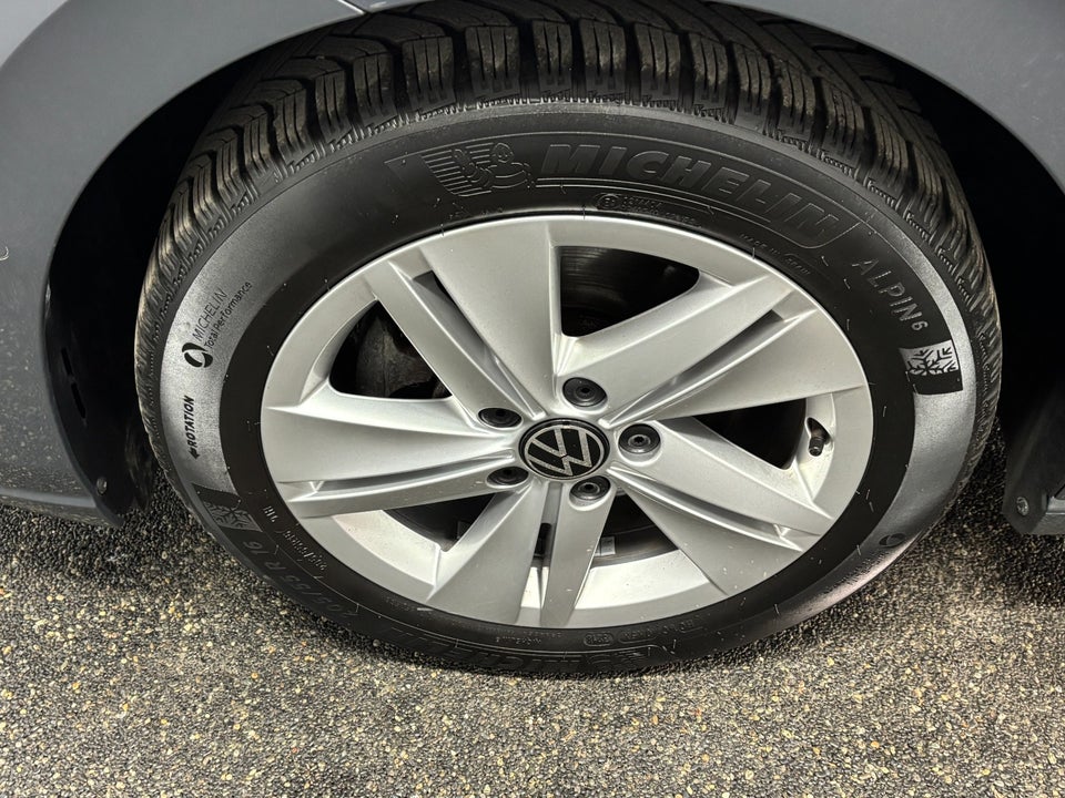 VW Golf VIII 1,5 eTSi 130 Life Variant DSG 5d