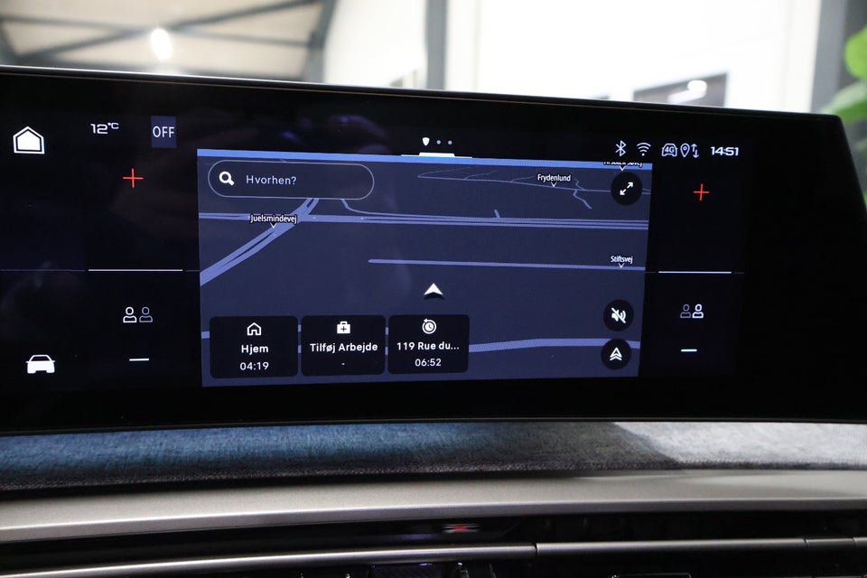 Peugeot e-3008 77 GT 5d