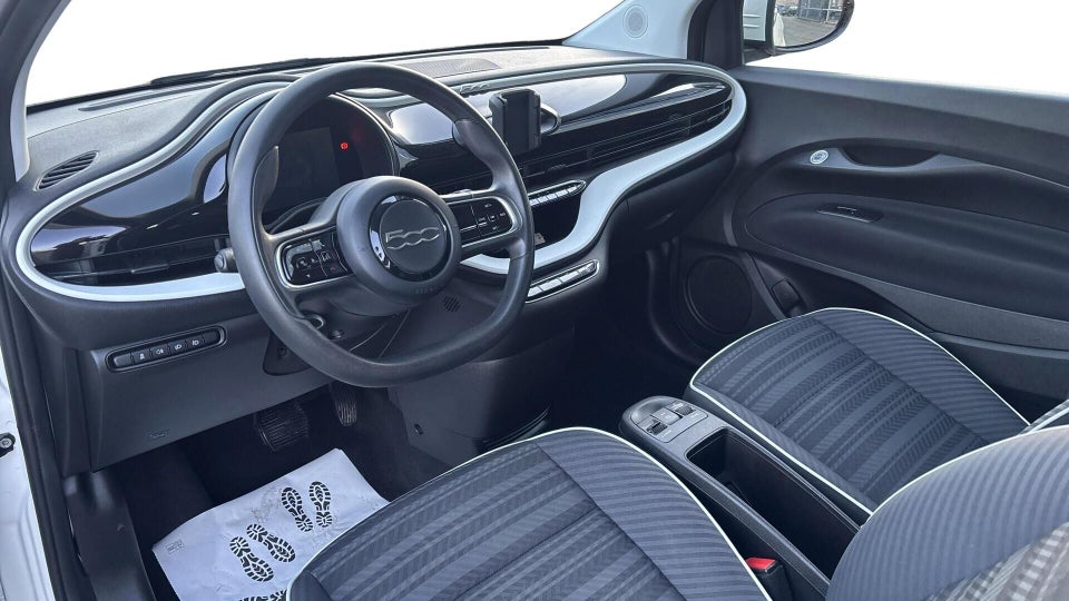 Fiat 500e 24 Action 3d