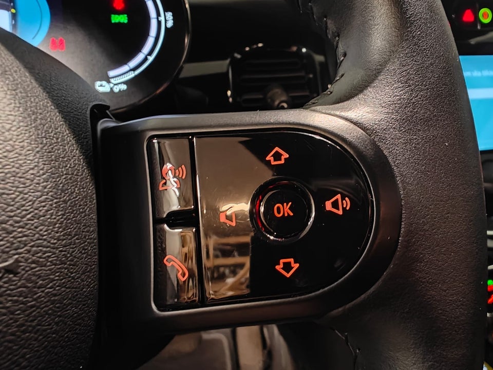 MINI Cooper SE Essential 3d