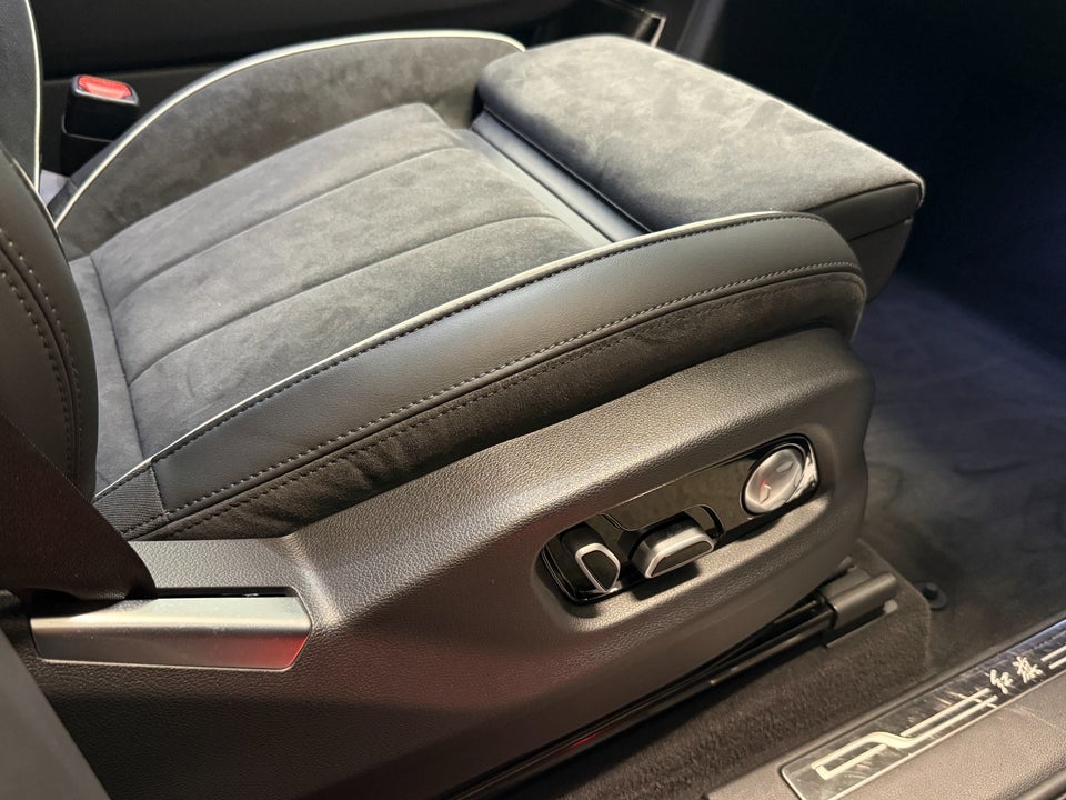 Hongqi E-HS9 84 Comfort 5d