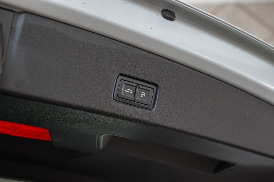 Audi Q4 e-tron 45 S-line quattro 5d