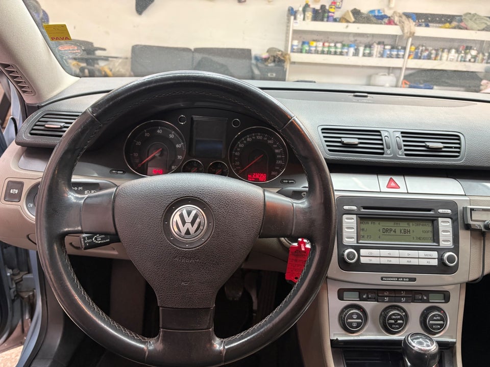 VW Passat 2,0 FSi Trendline Variant 5d