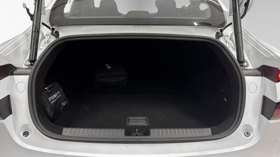 Xpeng P7 Long Range 4d