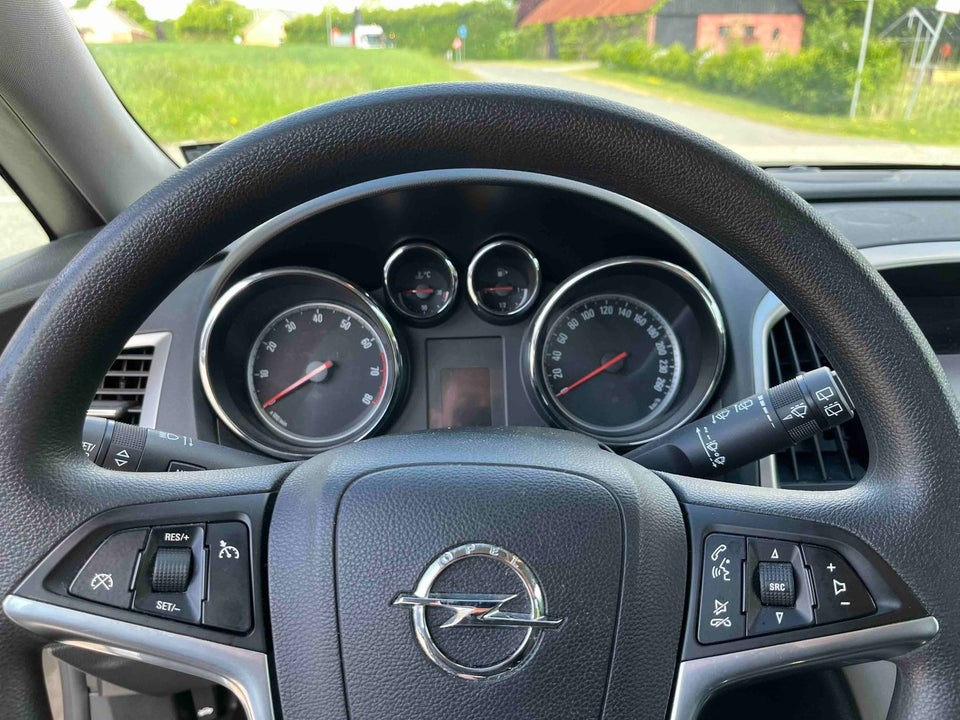 Opel Astra 1,6 Enjoy 5d