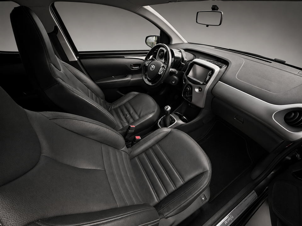 Toyota Aygo 1,0 VVT-i x-black II 5d