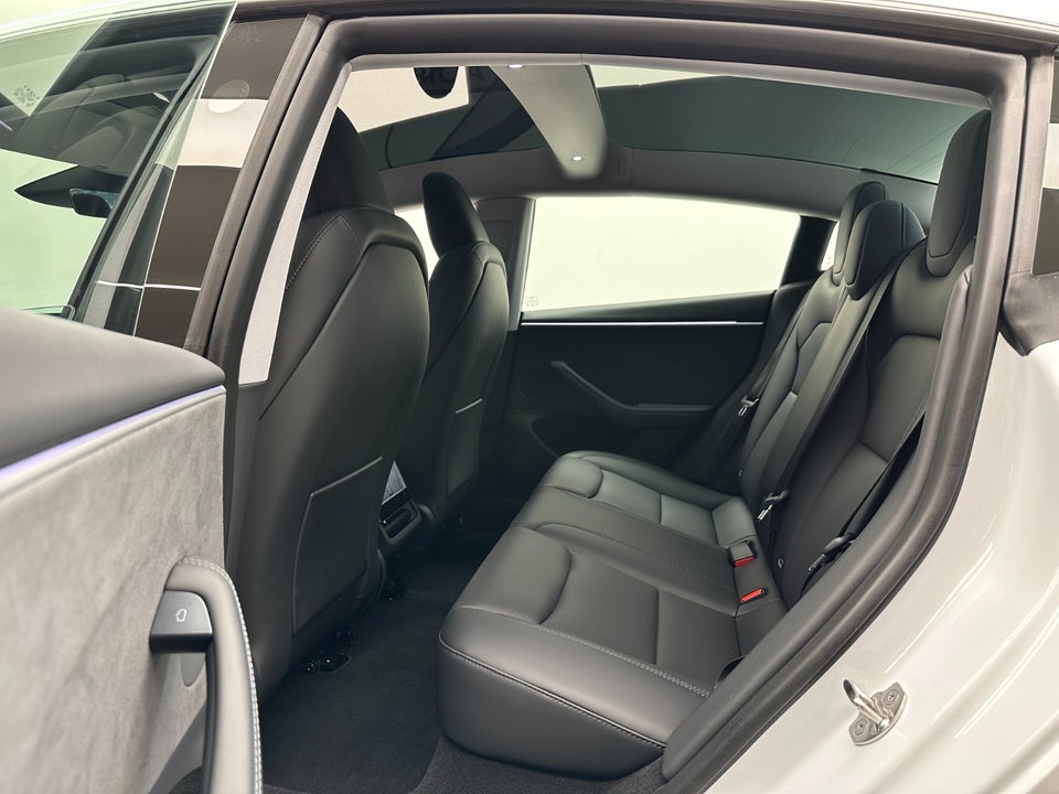 Tesla Model 3 Long Range AWD 4d