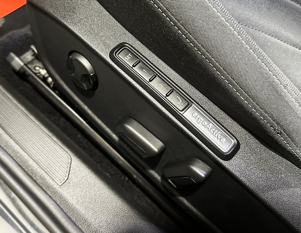 VW Golf VIII 1,4 eHybrid DSG 5d