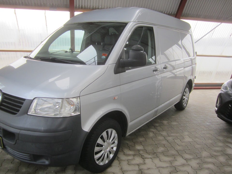 VW Transporter 1,9 TDi 102 lang høj 5d