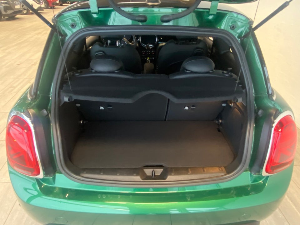 MINI Cooper SE Essential 3d