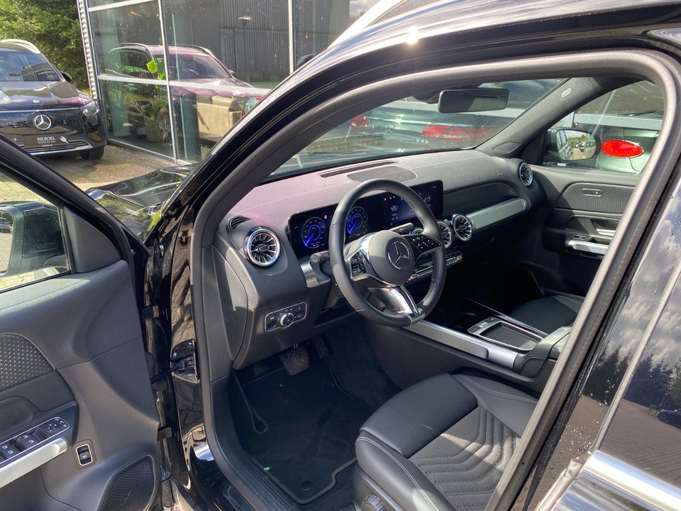 Mercedes EQB300 Progressive Advance Plus 4Matic 5d