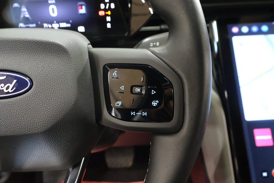 Ford Explorer 82 Premium Extended Range 5d