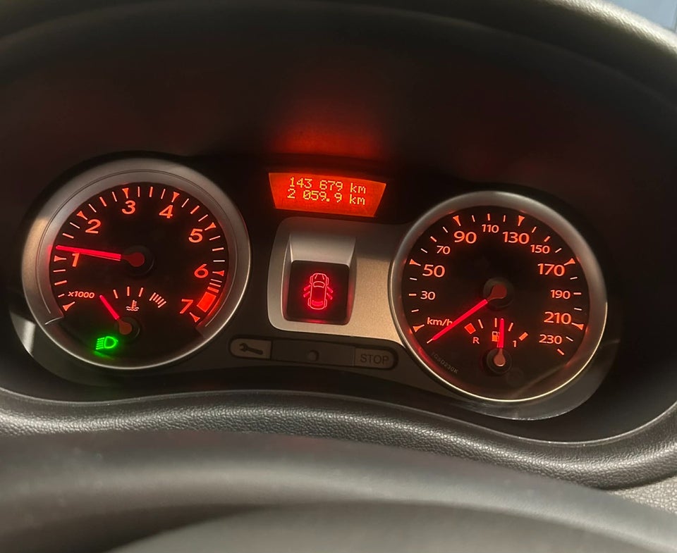 Renault Clio III 1,2 16V Expression 5d