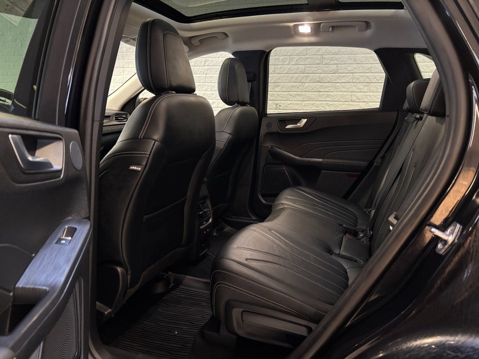 Ford Kuga 2,5 PHEV Vignale CVT 5d