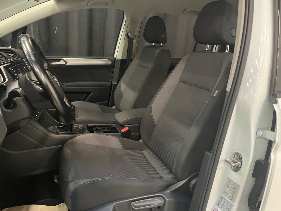 VW Touran 1,6 TDi 115 Comfortline 7prs 5d