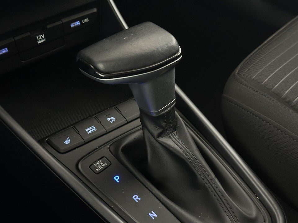 Hyundai i20 1,0 T-GDi Essential DCT 5d