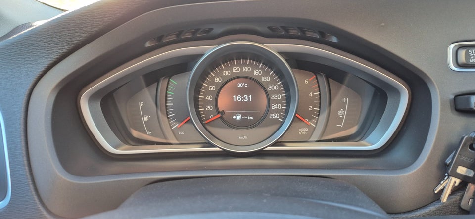 Volvo V40 2,0 D4 190 Momentum 5d