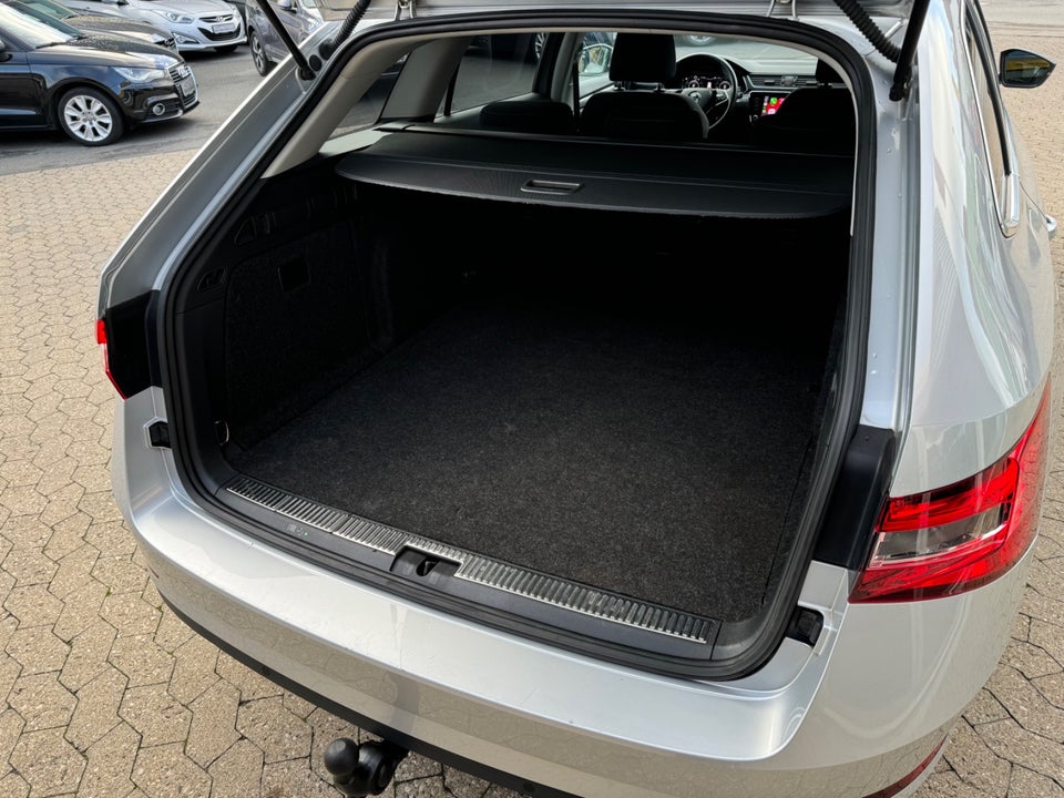 Skoda Superb 1,4 TSi iV Plus Combi DSG 5d