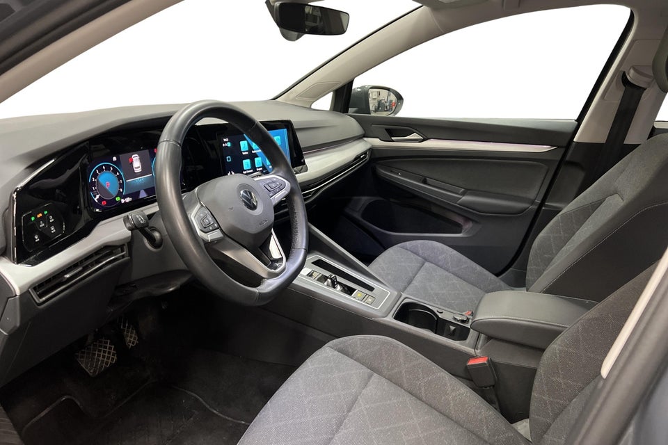 VW Golf VIII 1,5 eTSi 130 Life Variant DSG 5d