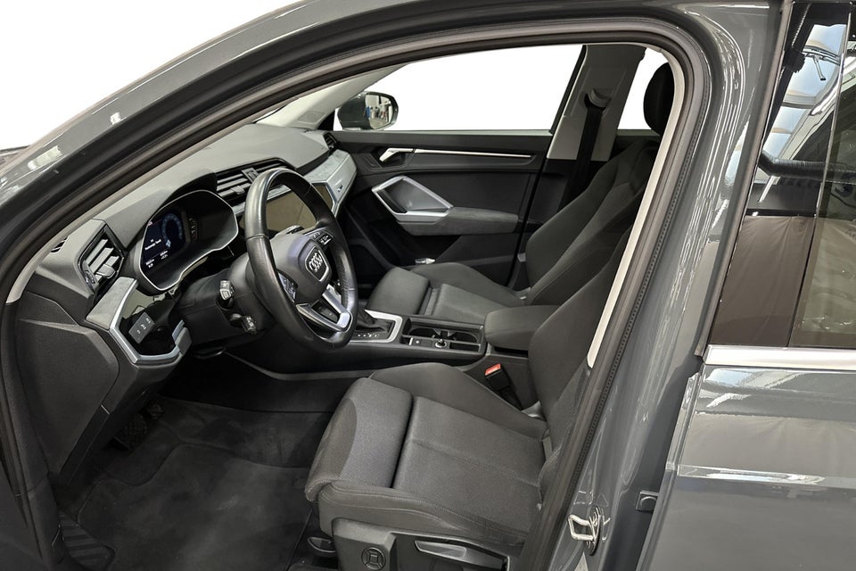 Audi Q3 45 TFSi e Attitude plus S-tr. 5d