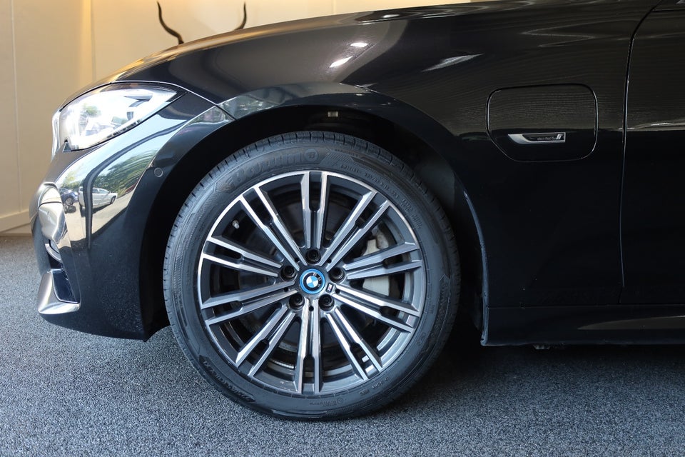 BMW 330e 2,0 Touring M-Sport aut. 5d