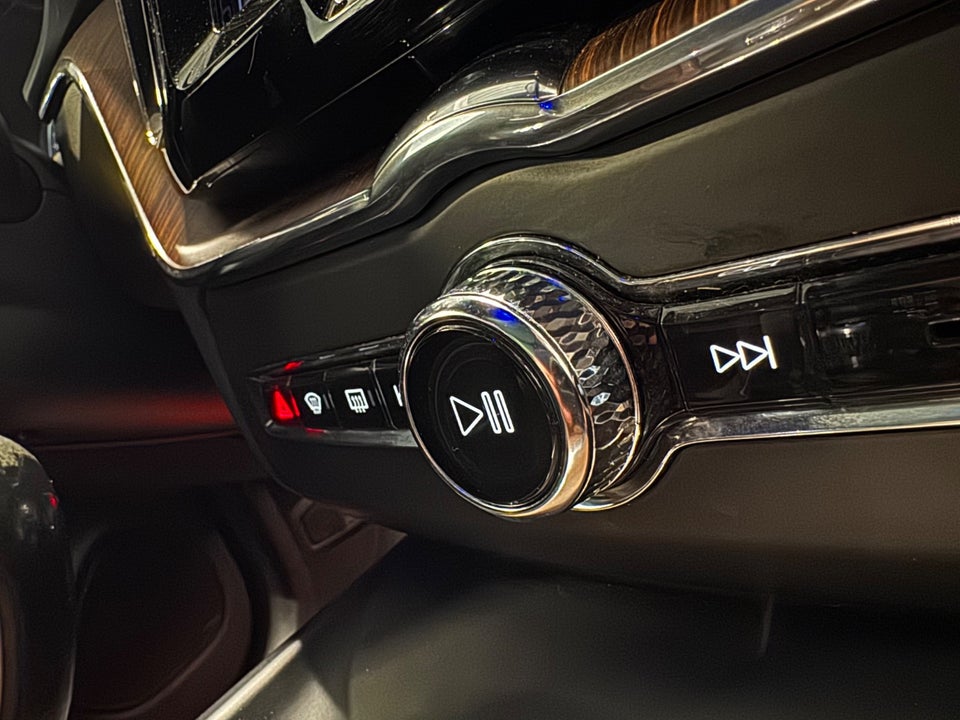 Volvo XC60 2,0 D4 200 Inscription aut. 5d