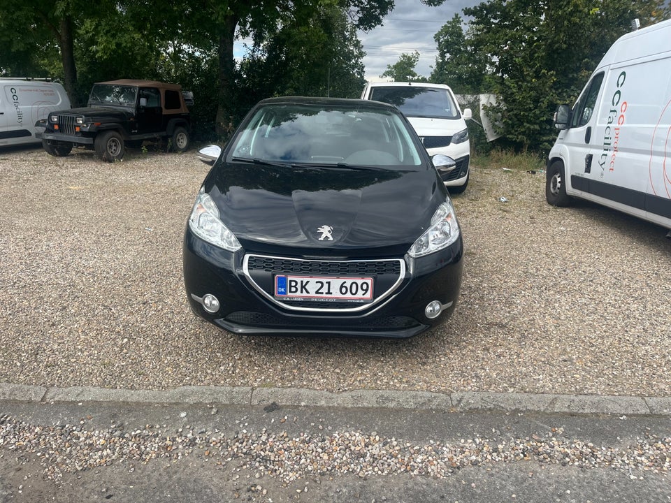 Peugeot 208 1,2 VTi Allure 5d