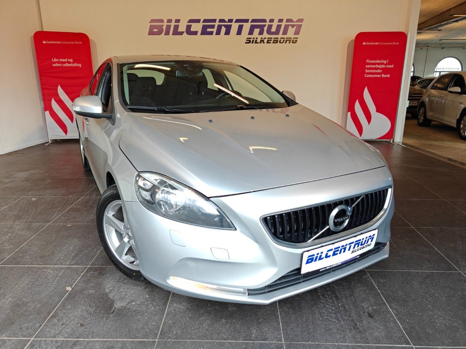 Volvo V40 2,0 D2 120 Kinetic 5d