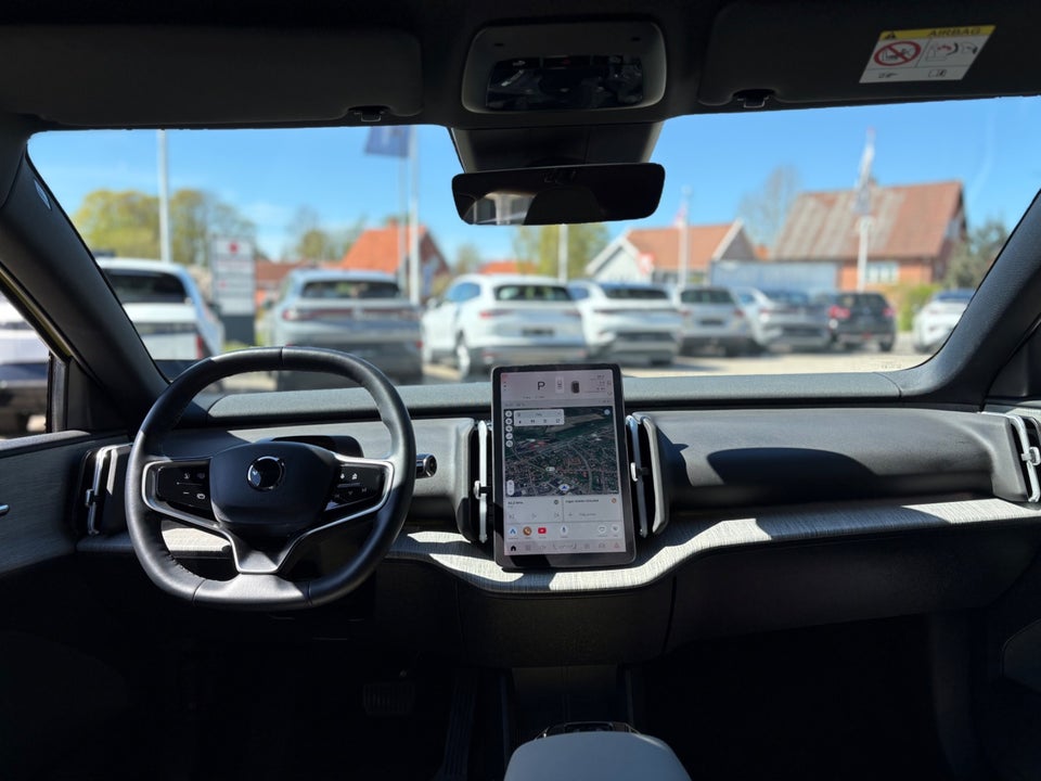Volvo EX30 Extended Range Plus 5d