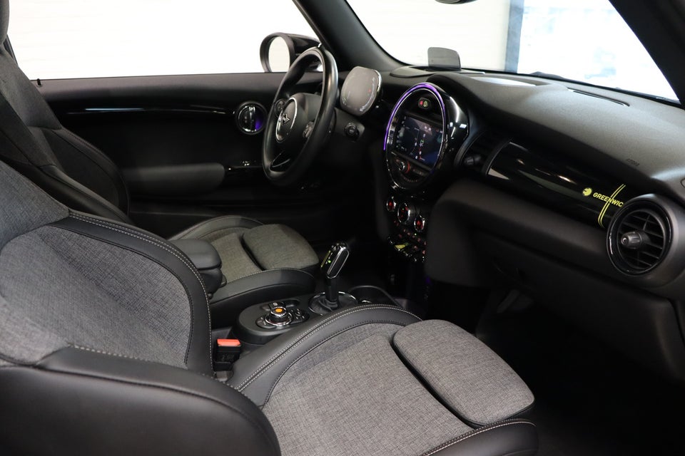 MINI Cooper SE Greenwich 3d
