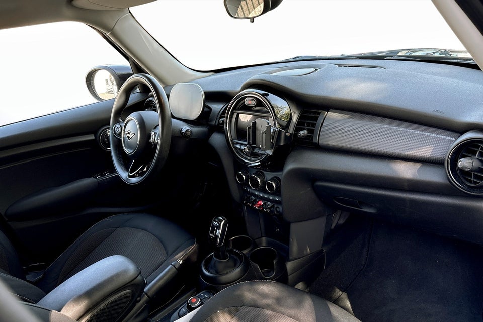 MINI Cooper 1,5 Essential aut. 5d