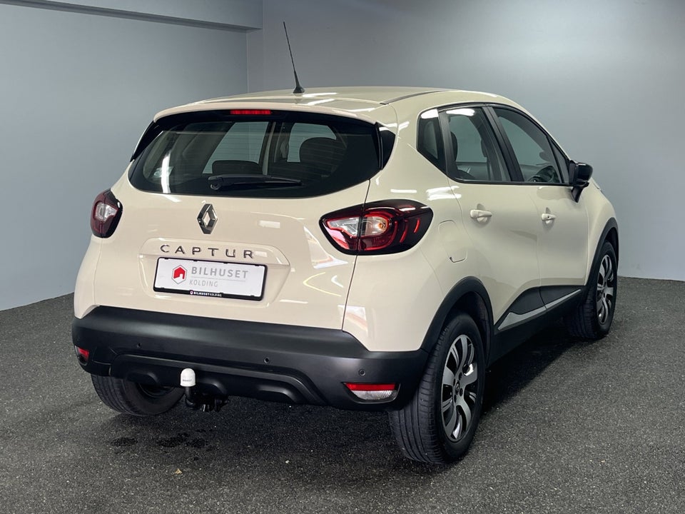 Renault Captur 0,9 TCe 90 Urban 5d